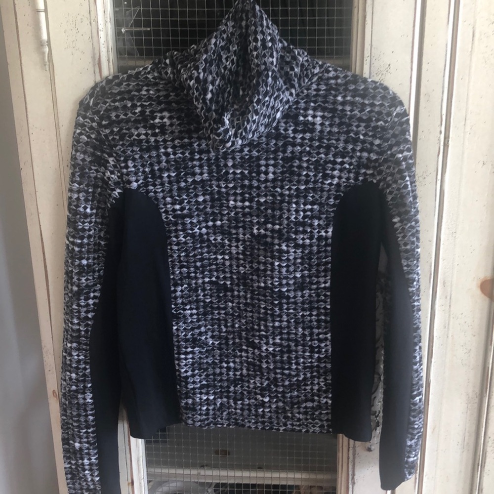 Nike Pro running top. Medium